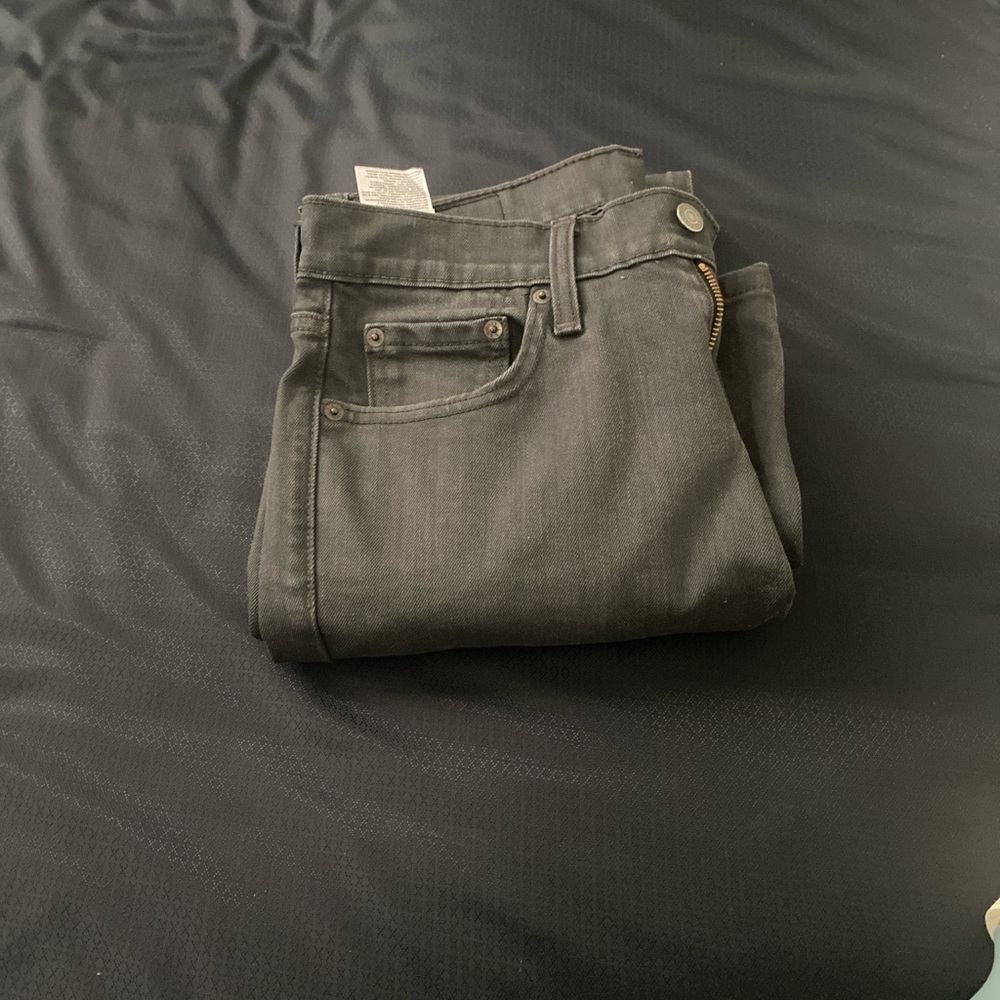 Gray Levi’s jean 541 athletic taper